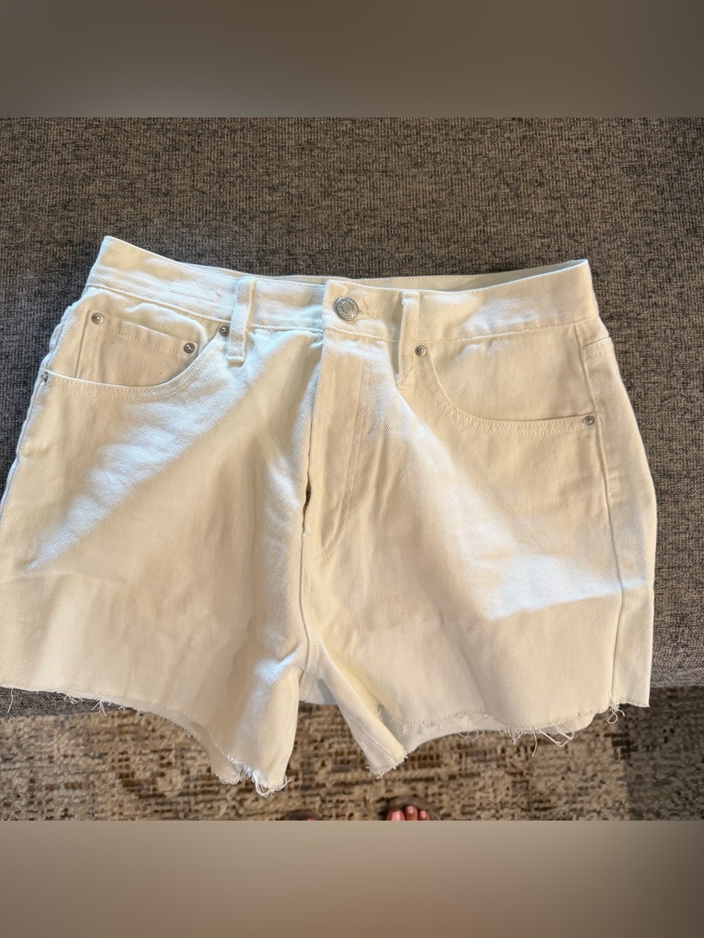Z supply everyday high rise mid length shorts